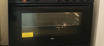 Spacious 3-Bedroom Home, free parking and garden!