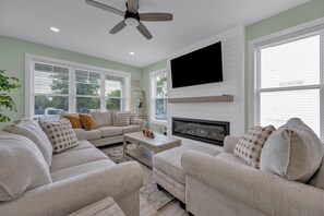 Smart TV - 510 duPont Avenue - Brand New House In-Town Lewes! (Lewes)
