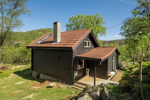 Chalet rustique, 3 chambres, balcon, vue sur le jardin | Extérieur