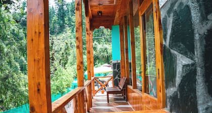 WOW Treehouse & Cottages