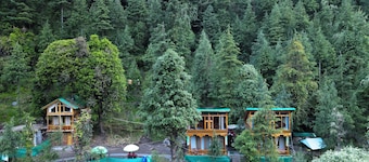 WOW Treehouse & Cottages