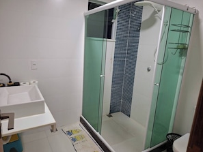 Haartrockner, Seife, Toilettenpapier