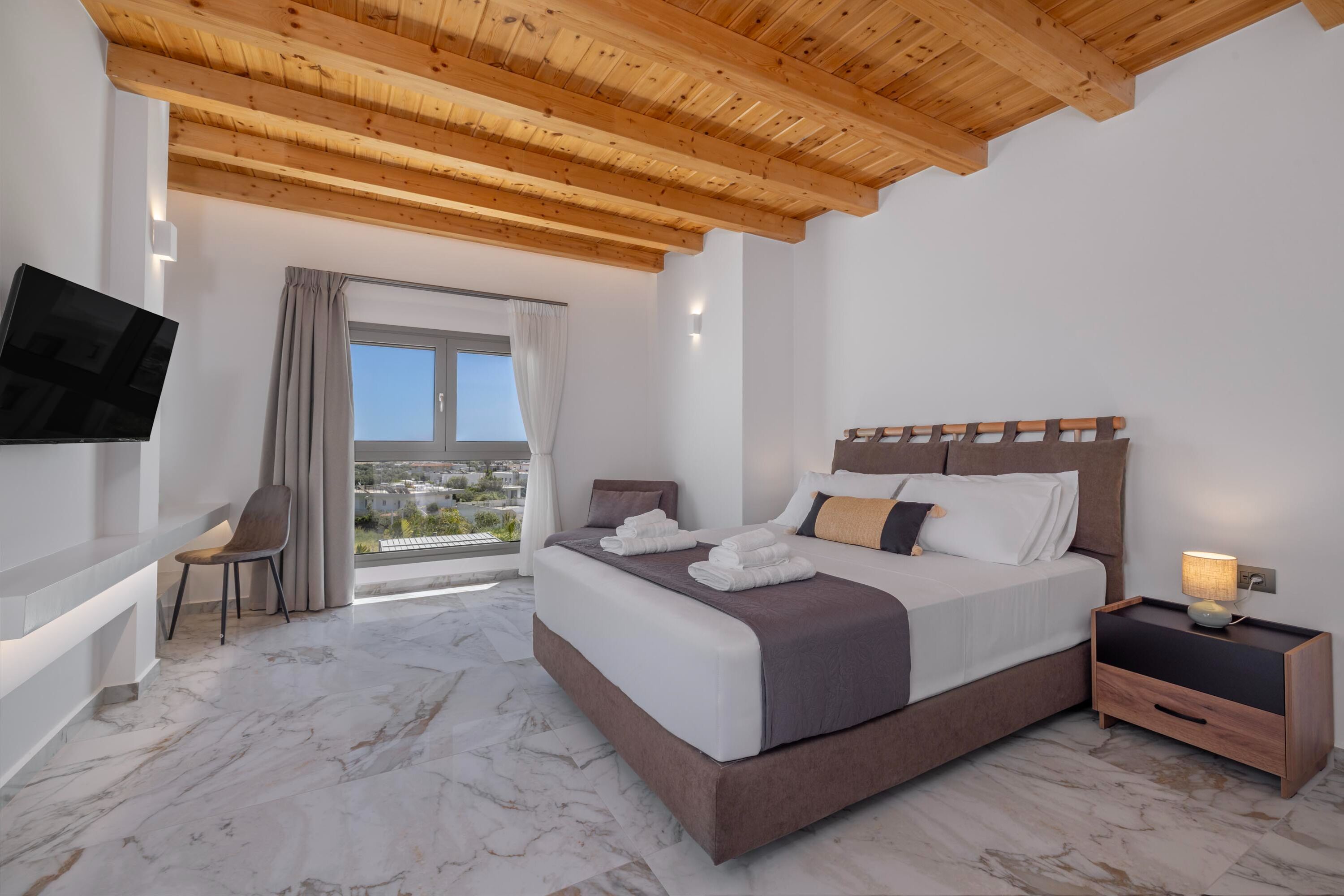 5 bedrooms, soundproofing, iron/ironing board, free WiFi