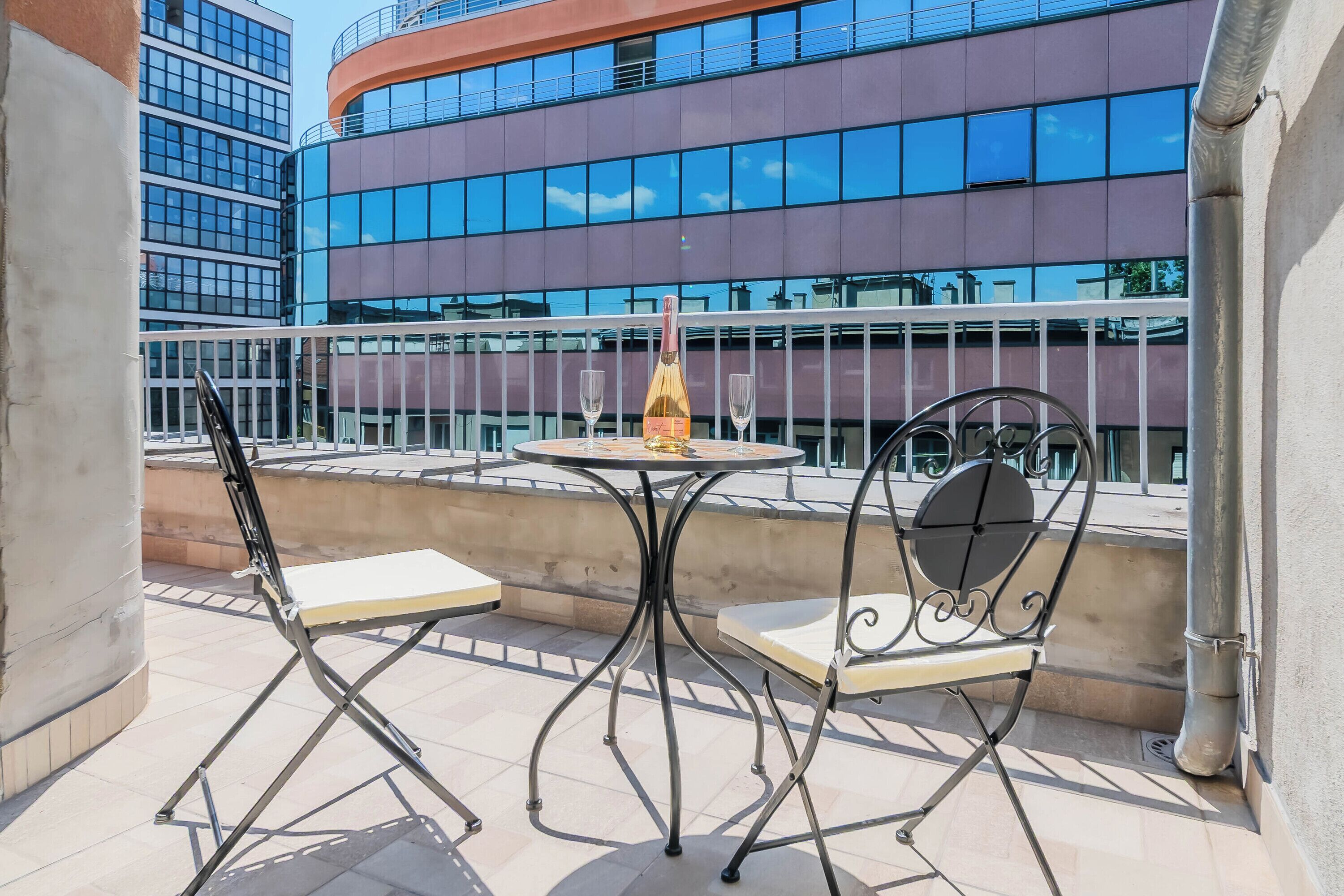 Familienapartment, Mehrere Schlafzimmer (Rooftop Terrace Apartment) | Speisen im Freien