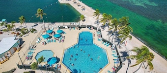 May discount, Waterfront, Boat Dock,Kayak, Paddleboard,golf cart, bikes,