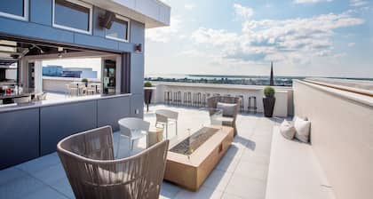 2 Bedroom Luxury Bi-Level Condo in Downtown Buffalo - Rooftop Bar, Bowling Alley