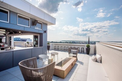 2 Bedroom Luxury Bi-Level Condo in Downtown Buffalo - Rooftop Bar, Bowling Alley