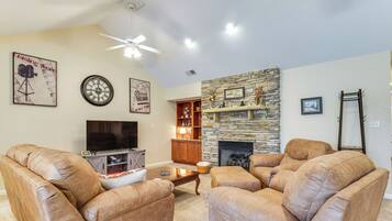 House (2 Bedrooms) | Interior