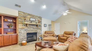 House (2 Bedrooms) | Living area | Fireplace