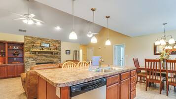 House (2 Bedrooms) | Interior