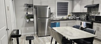 Zillion’s luxury 2/3 bedroom 1 and half bathrooms townhouse in South Pointe
