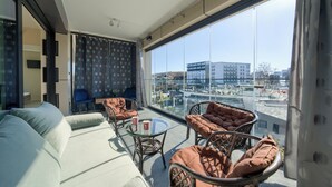 Apartemen (216B) | Area keluarga | TV layar datar