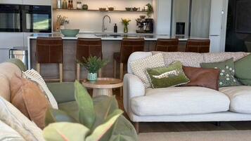 House | 5 bedrooms, Internet