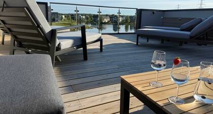 Luxury Lakeside Retreat With Hot Tub Games Room Watersports Sleeps 14