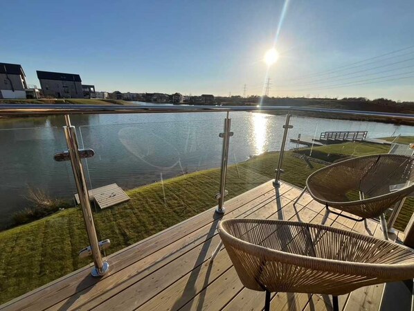 House | 5 bedrooms, Internet - Luxury Lakeside Retreat With Hot Tub Games Room Watersports Sleeps 14 (Dorchester)