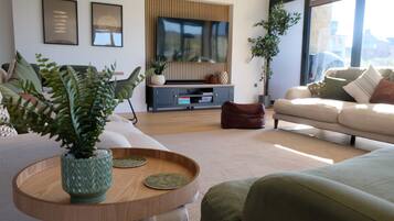 House | 5 bedrooms, Internet