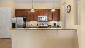 3 bedrooms, Internet - Walk to Epic Universe and Occc From This Condo (Orlando)