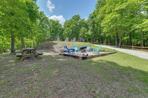 Interior - 4 Mi to Marina: Cozy Log Cabin in Eureka Springs! (Eureka Springs)