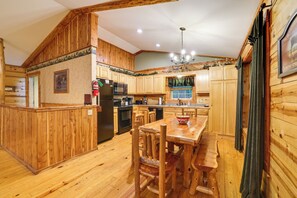 House (1 Bedroom) | Interior - 4 Mi to Beaver Lake: Peaceful Log Cabin w/ Deck! (Eureka Springs)