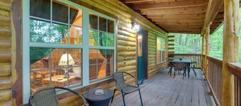 4 Mi to Beaver Lake: Peaceful Log Cabin w/ Deck!