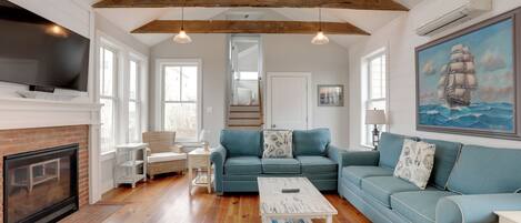 House (6 Bedrooms) | Interior