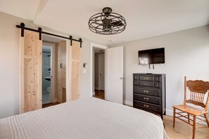 House (6 Bedrooms) | Interior