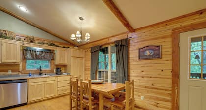 4 Mi to Lake: Wooded Log Cabin in Eureka Springs!