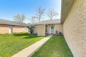Interior - 6 Mi to Clear Lake: Family Home w/ Patio & Yard (Webster)
