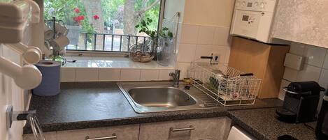 微波炉、烤箱、茶具/咖啡用具、厨具/餐具