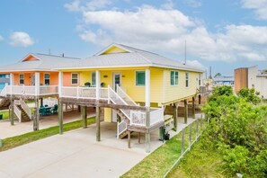 Exterior - New Summer Listing! Private Pool. (Port Aransas)