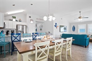 Dining - New Summer Listing! Private Pool. (Port Aransas)