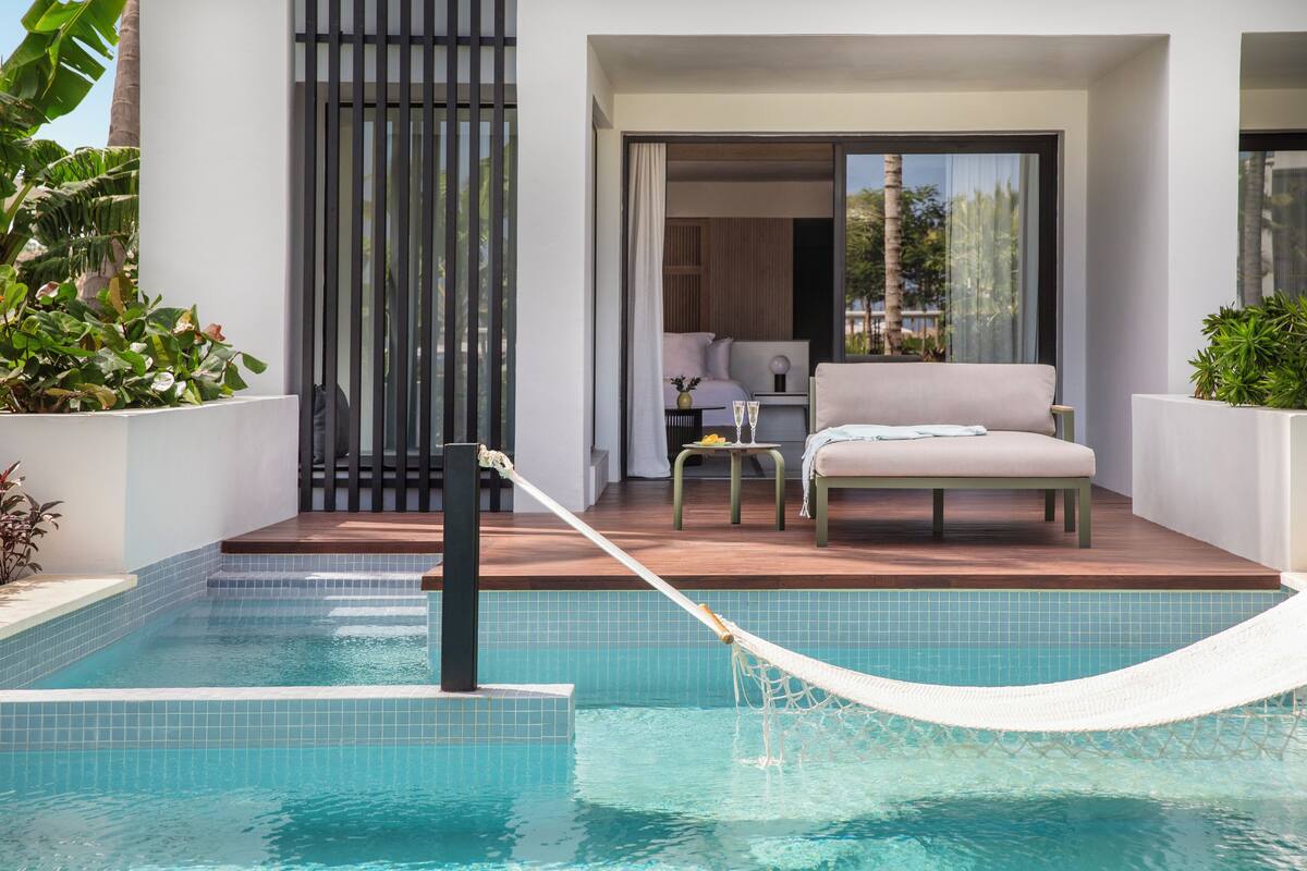 Excellence Club Junior Swim Up Suite-Adults Only | Sengetøy av topp kvalitet, minibar (inkludert) og lydisolert