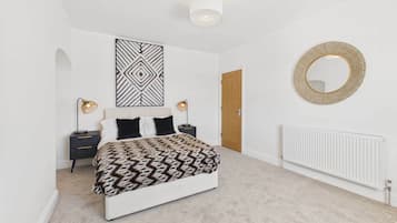 3 bedrooms, iron/ironing board, bed sheets