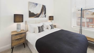 2 bedrooms, iron/ironing board, bed sheets