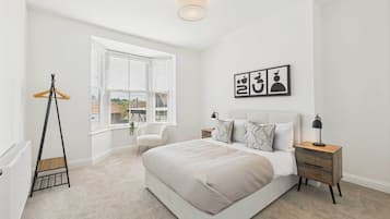 2 bedrooms, iron/ironing board, bed sheets