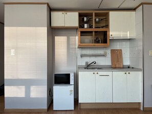 Private kitchen - Charming 1-bedroom apartment in brilliant Seoul (Seoul)