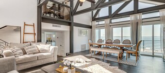 Luxe Family Gem in Montgomery: 'the Lake House!'