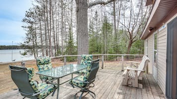 Cottage (4 Bedrooms) | Front of property