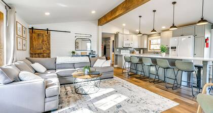 Boat Dock, Hot Tub & Deck: Lakefront Nekoosa Home!