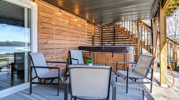 House (5 Bedrooms) | Interior