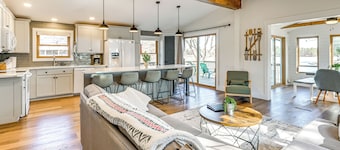 Boat Dock, Hot Tub & Deck: Lakefront Nekoosa Home!