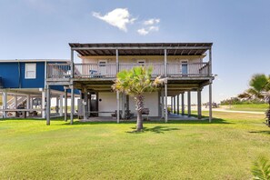 Interior - Intracoastal Views & Deck: Surfside Beach Home (Freeport)