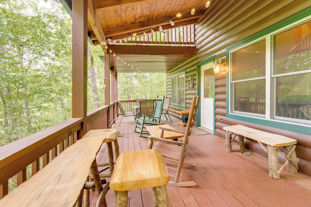 Game Room & 3-story Deck at Lake Hiwassee Hideaway - Farner, TN
