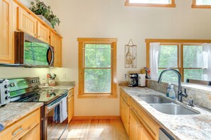 House (2 Bedrooms) | Interior