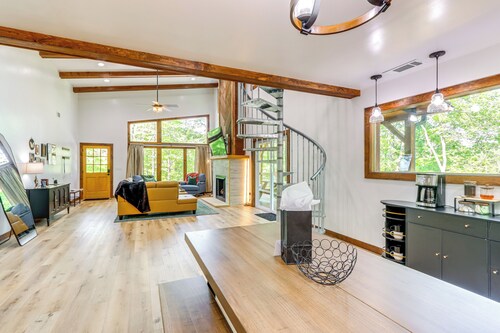 4 Mi to Dtwn Ellijay: Cabin w/ Pool & River Access