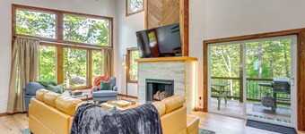 4 Mi to Dtwn Ellijay: Cabin w/ Pool & River Access