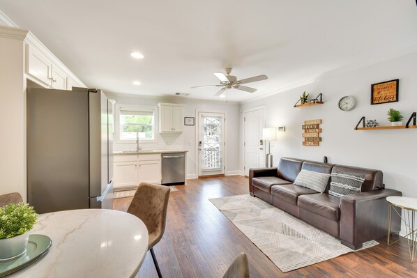 Apartment (1 Bedroom) | Living area