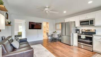 Apartment (1 Bedroom) | Interior