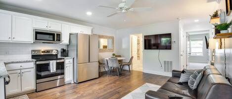 Apartment (1 Bedroom) | Living area