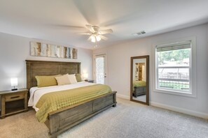 Apartment (1 Bedroom) | Interior - Walk to Main Street Shops: Helen Escape w/ Balcony (Helen)